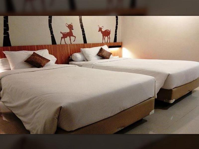 Front One Resort Magelang Zewnętrze zdjęcie