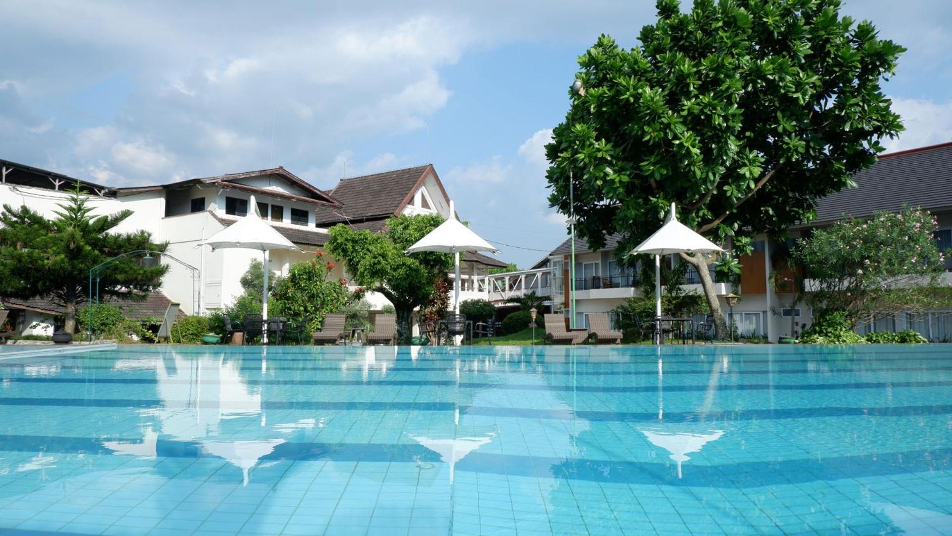 Front One Resort Magelang Zewnętrze zdjęcie