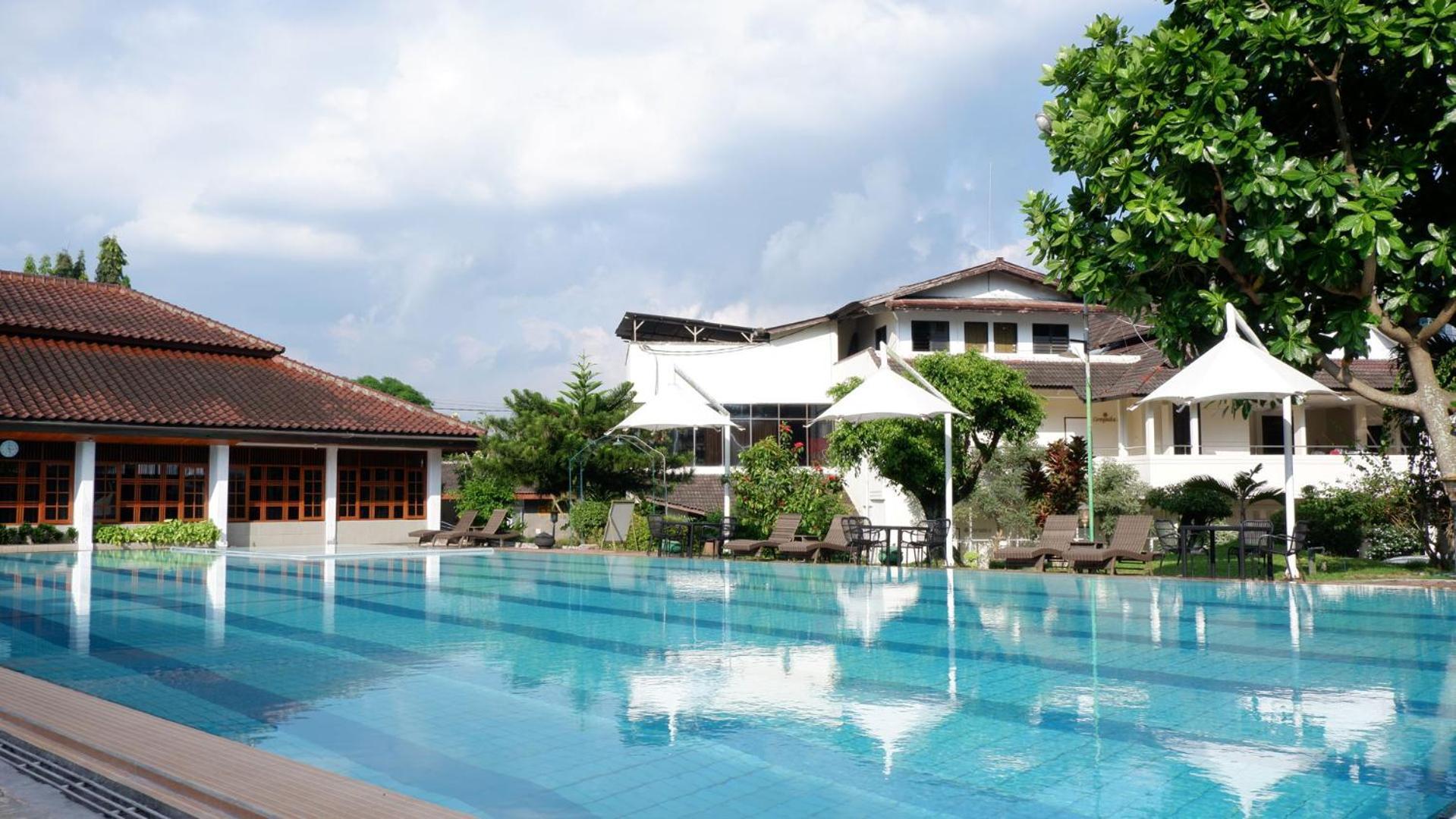 Front One Resort Magelang Zewnętrze zdjęcie
