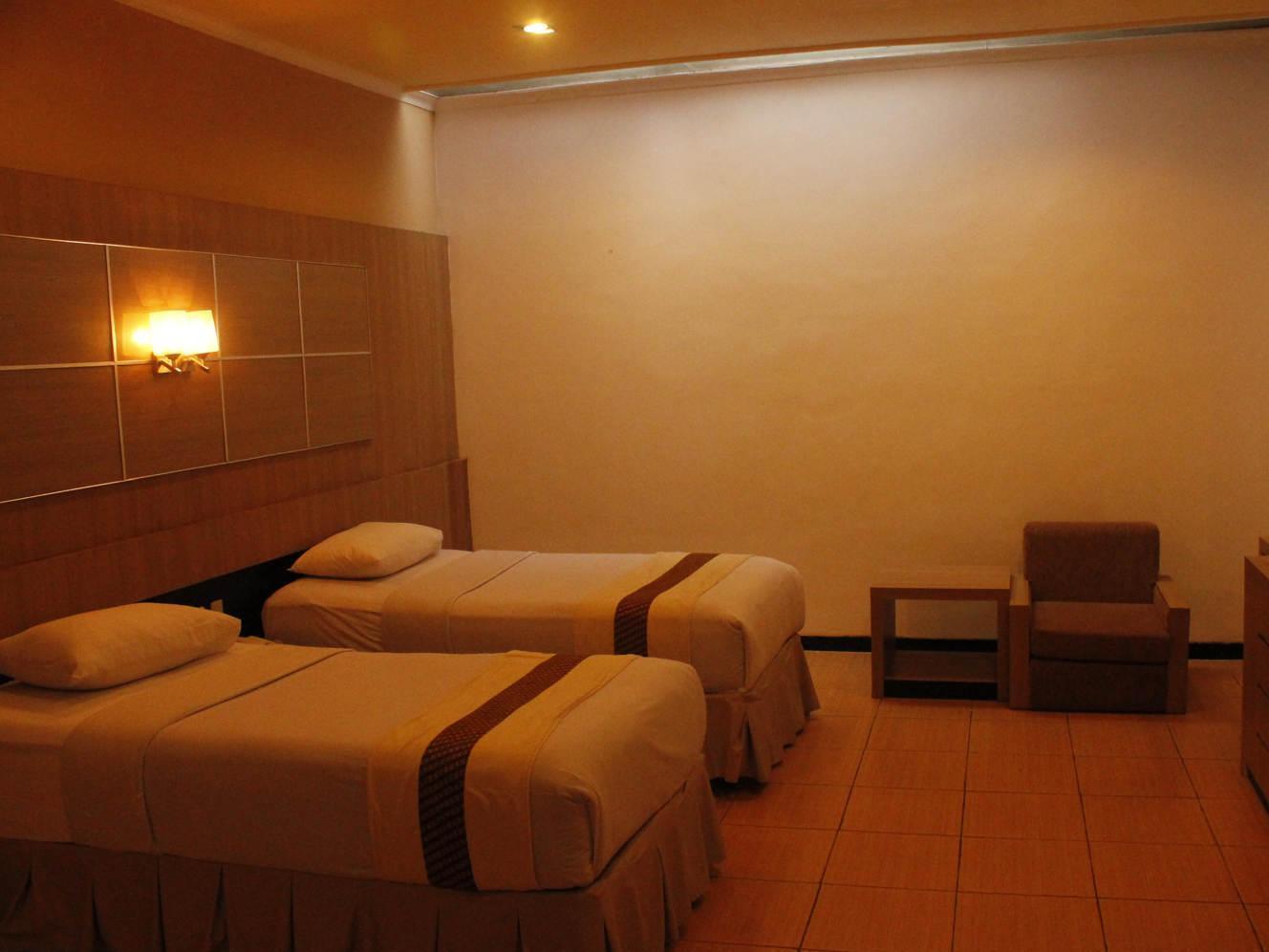 Front One Resort Magelang Zewnętrze zdjęcie